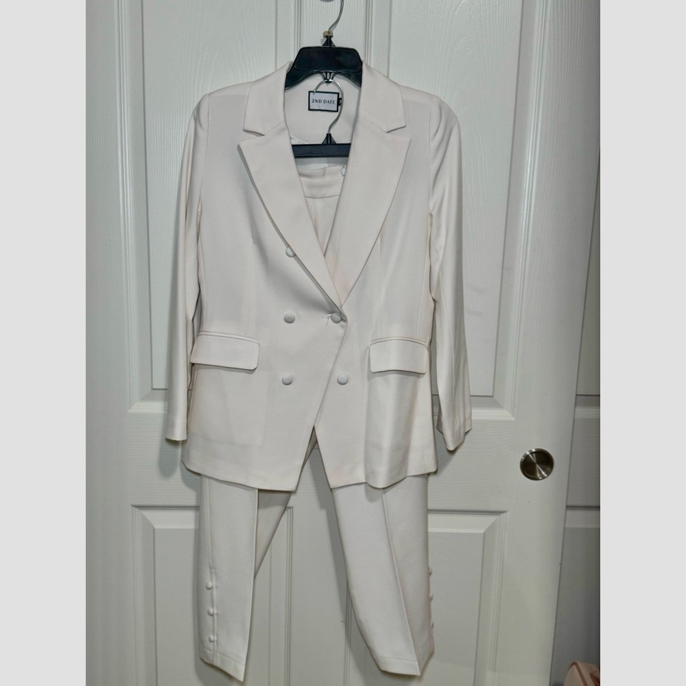 2nd DATE - Off-White Suit Sets